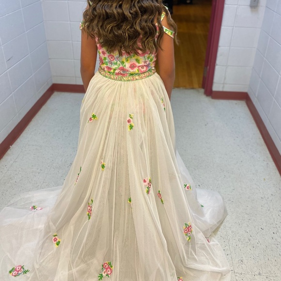 AshleyLauren size 10 - Picture 6 of 6